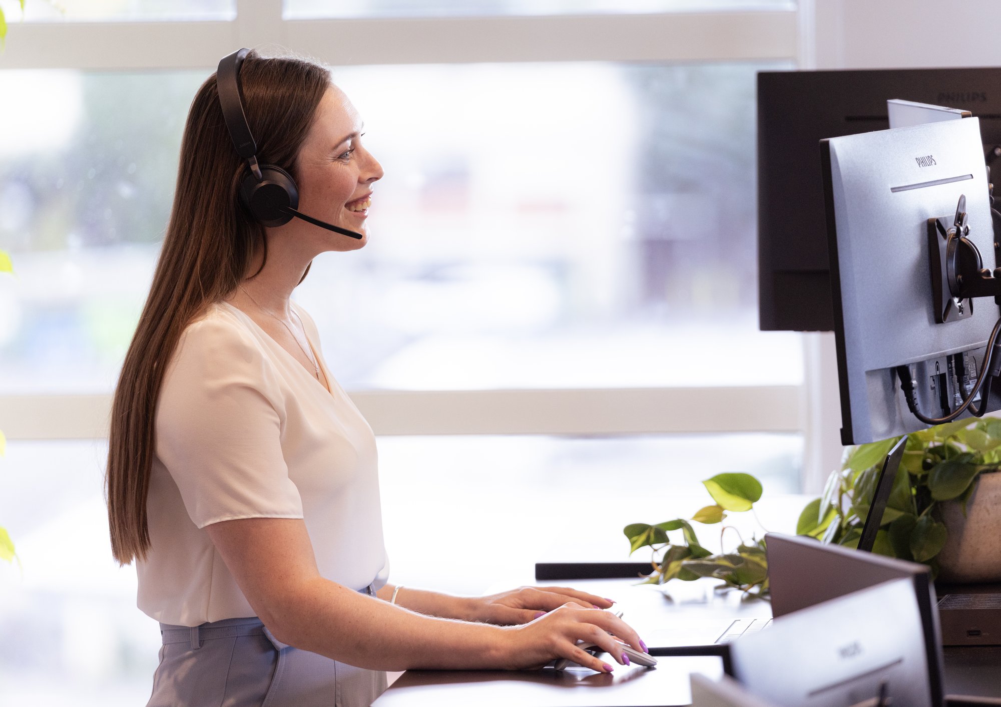 TT-People-customer-service-Libby-phone